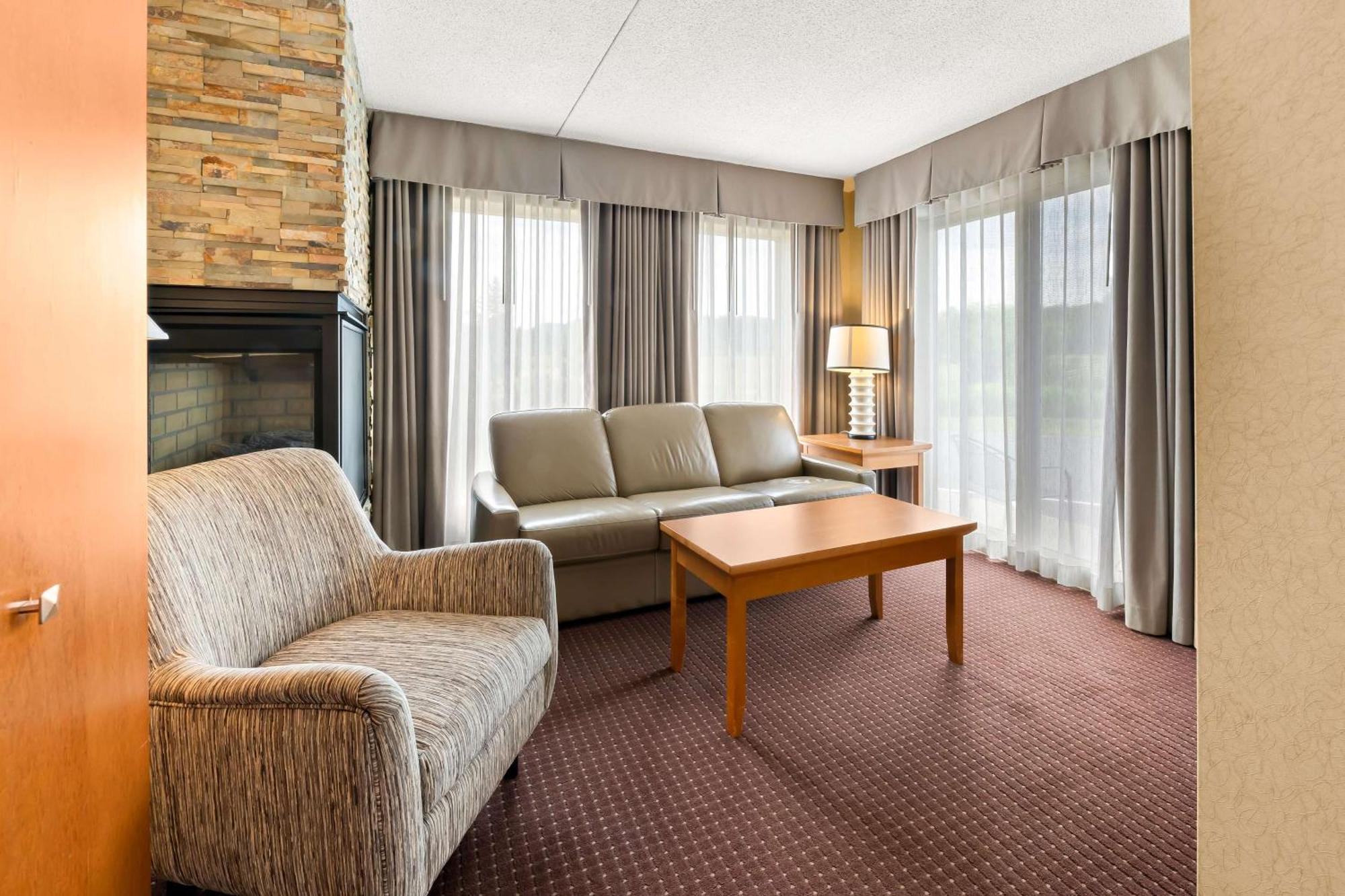 Best Western Plus Norwester Hotel & Conference Centre Thunder Bay Exterior photo