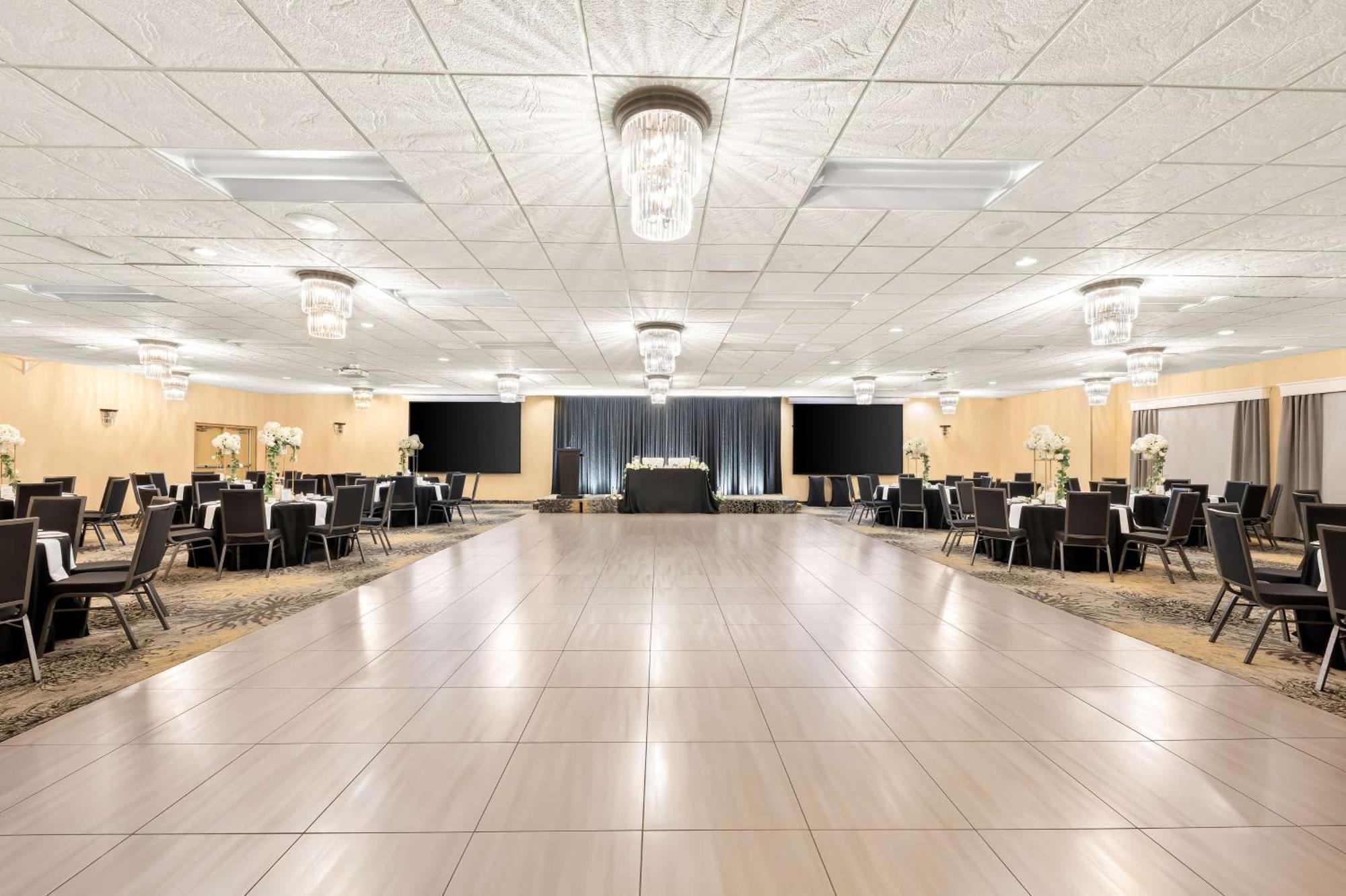 Best Western Plus Norwester Hotel & Conference Centre Thunder Bay Exterior photo